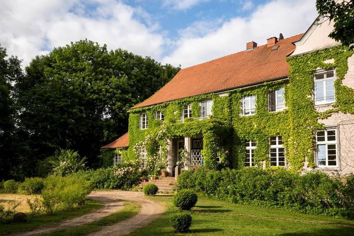 Ferienwohnung für 4 Personen, mit Terrasse und Garten sowie Sauna und Seeblick in Borkow