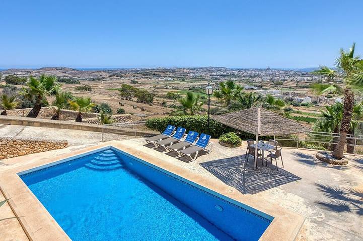 Villa für 5 Personen, mit Pool und Balkon sowie Garten