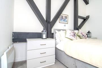 Holiday Apartment for 4 People in Bradford, West Yorkshire, Photo 2