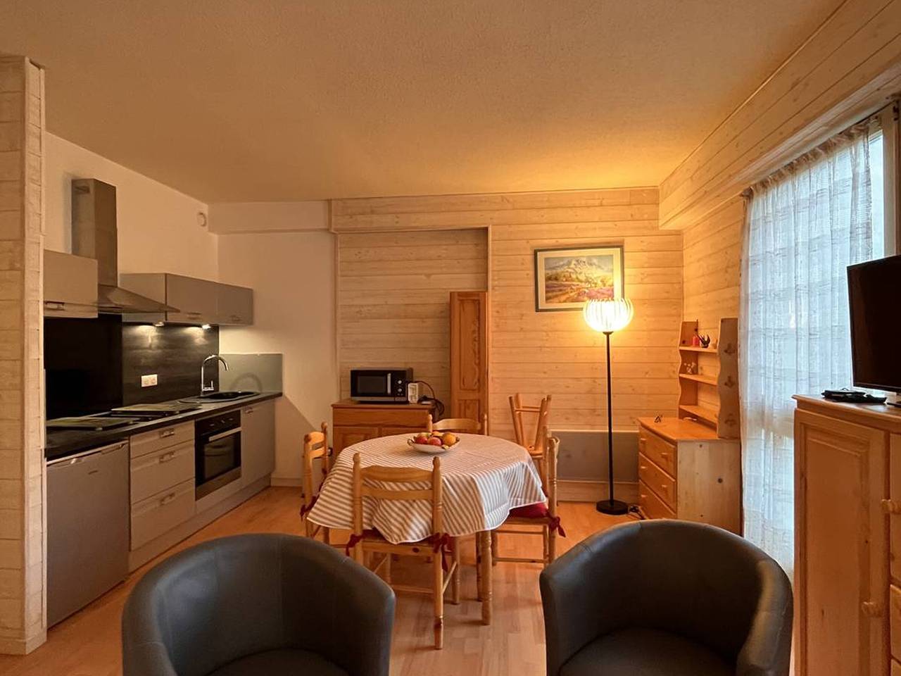 Ganze Wohnung, Großes Studio im Zentrum 4-6 Pers, Nahegelegener Parkplatz in Cauterets, Nationalpark Pyrenäen