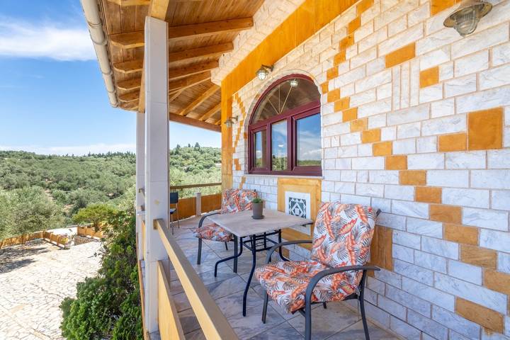Ferienwohnung für 4 Personen, mit Balkon und Garten in Griechenland