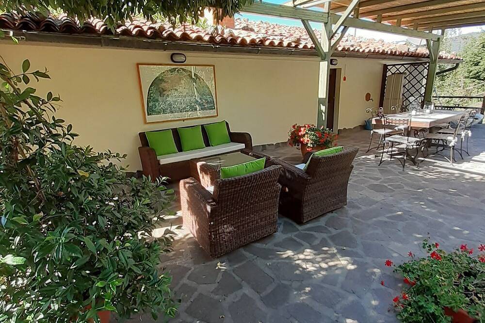 Villa privada, piscina, vistas a la montaña, cerca de Lucca, Toscana y cerca de servicios in Pieve Fosciana, Garfagnana