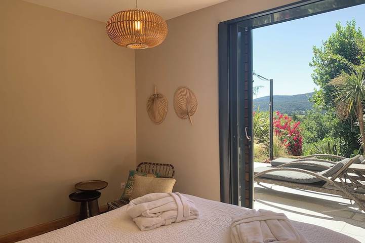 Gîte pour 4 personnes, avec jacuzzi et jardin à Cuges-les-Pins - 2