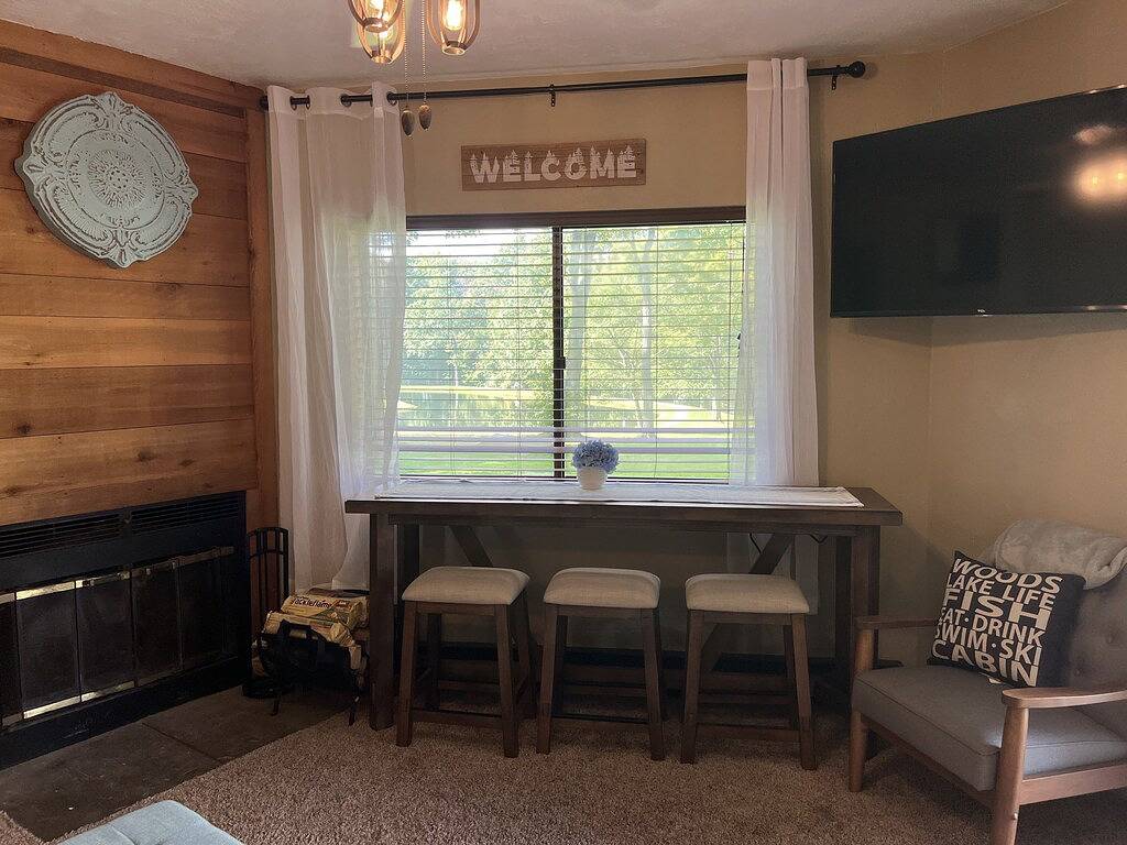 Ganze Wohnung, Cozy Ski Condo with Pond View in Hidden Valley, Pennsylvania