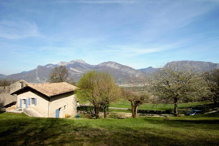 Maison de vacances pour 6 personnes, avec Terrasse ainsi que Jardin et Vue à Noyarey