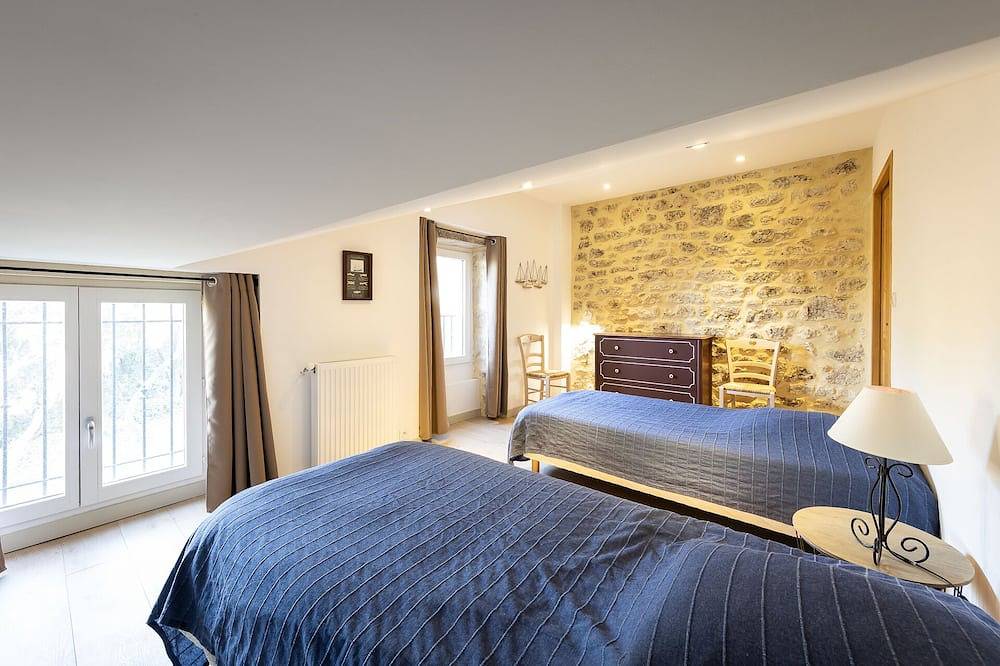 Le Mas de Lestare Drôme Provençale in Saint-Restitut, Nyons region