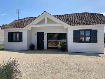 Gîte pour 4 personnes, avec jardin à Puybrun