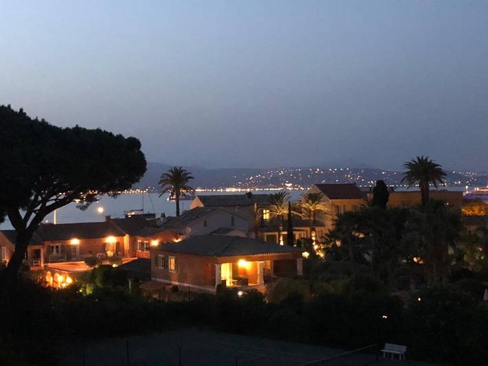 Gîte pour 5 personnes, avec terrasse et vue dans Plage de la Bouillabaisse - 4