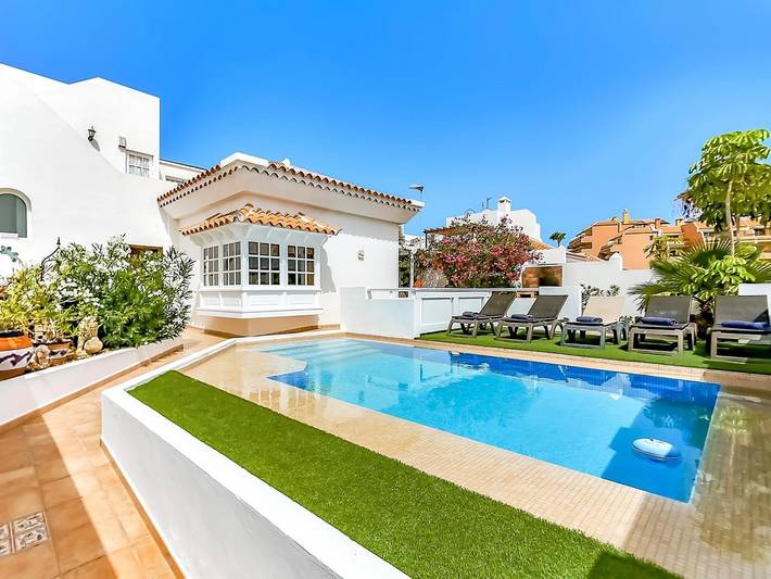 Maison de vacances pour 6 personnes, avec Balcon et Terrasse ainsi que Jardin et Piscine à Playa de la Enramada