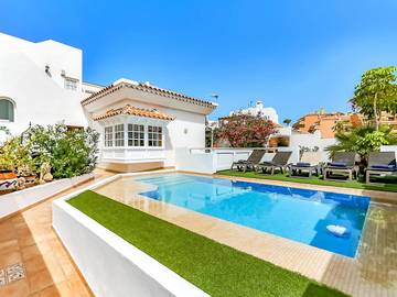 Location de vacances pour 6 personnes, avec jardin et piscine, adapté aux familles dans La Caleta