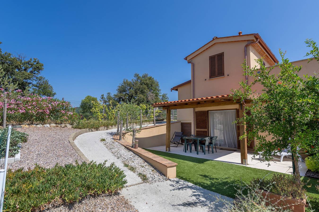 Ganzes Studio, Studio „Oltremare - Casa Nocolino“ mit Gemeinschaftspool, Wlan und Klimaanlage in Riparbella, Etruskische Küste