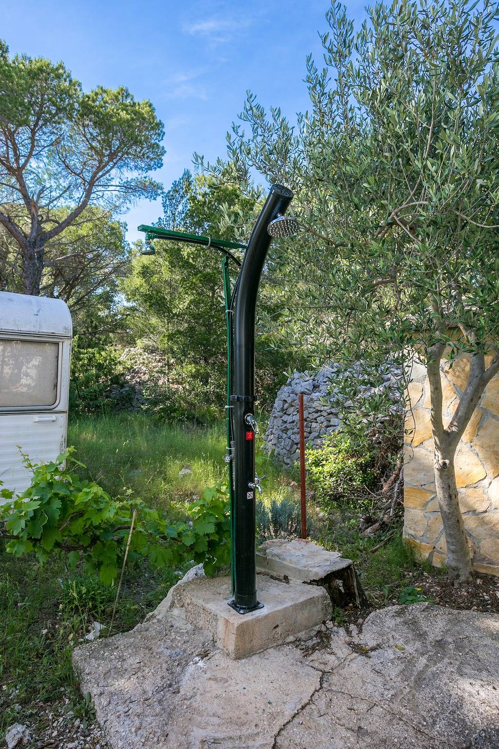 Ganze Wohnung, 1-Zimmer-Ferienwohnung mit Terrasse und Meerblick Bucht Smrčeva, Brac A-20193-a in Milna, Brac
