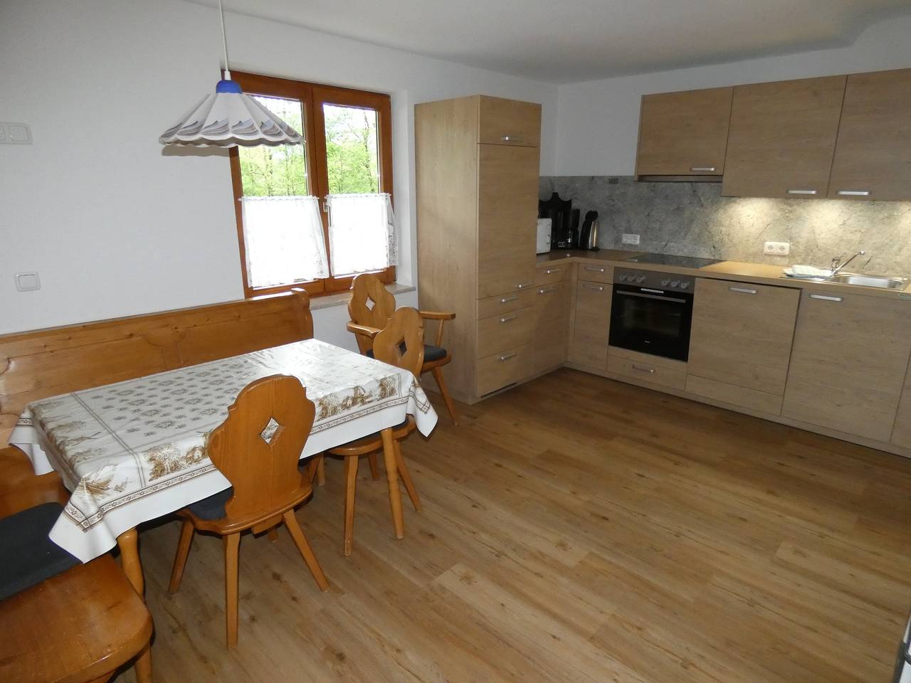 Geheel vakantieappartement, Ferienwohnungen Stockinger inkl. Chiemgaukarte - Holiday flat Chiemgau 100 sqm, balcony, kitchen, 3 bedrooms, living room, Wlan in Ruhpolding, Beierse Alpen