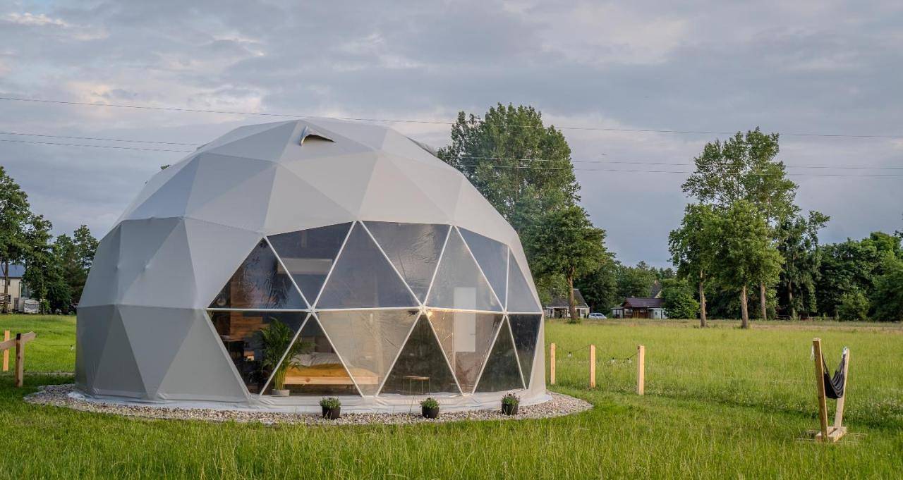 Glamping Hen W Trawie in Krokowa