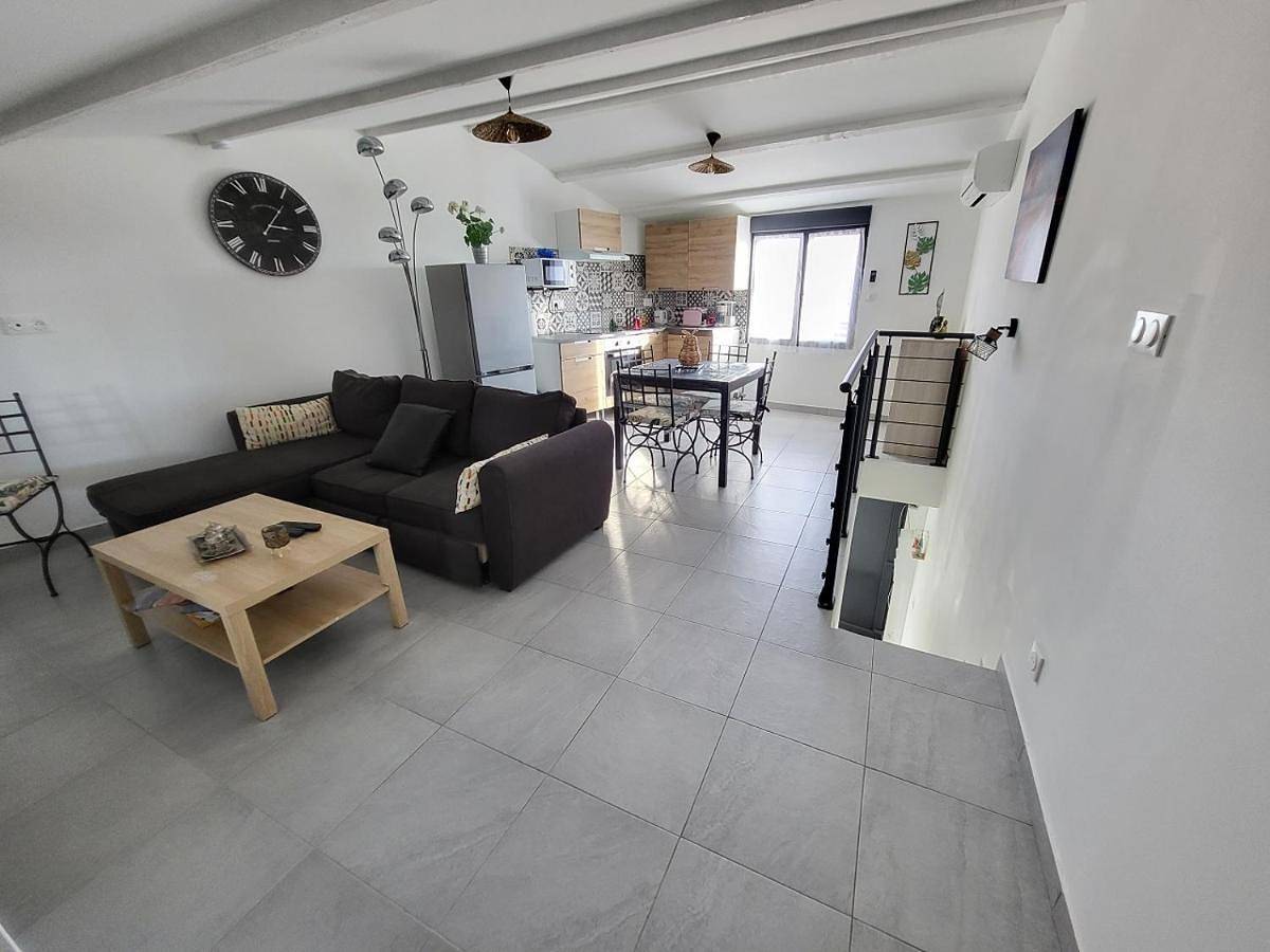 Two-Bedroom House in Port-de-Bouc, Côte méditerranéenne (France)