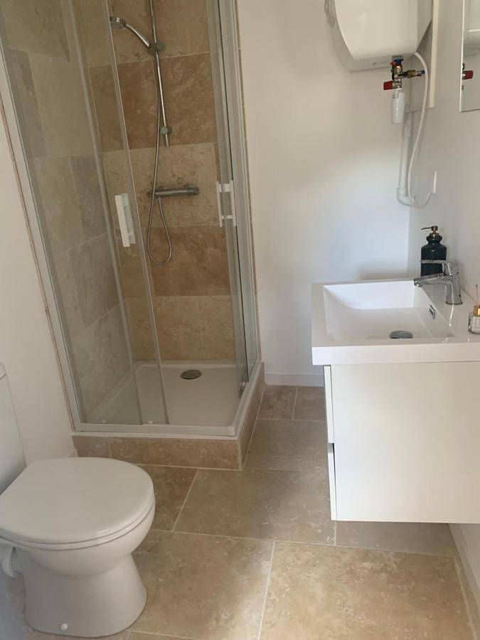 Appartement de vacances entier, Double Room with Private Bathroom in Esvres, Région de Tours