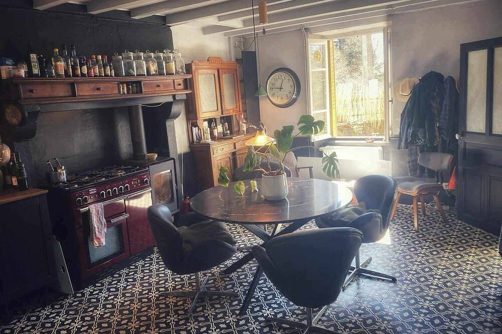Vakantiehuis in groene oase in Charensat, Puy-de-Dôme