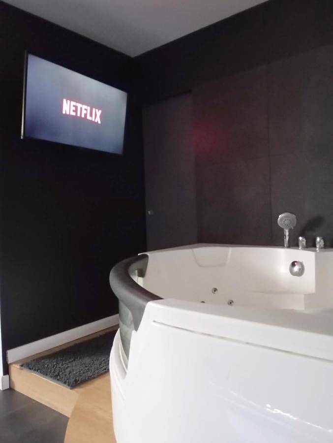 Gîte pour 2 personnes, avec sauna et jacuzzi à Allevard - 3