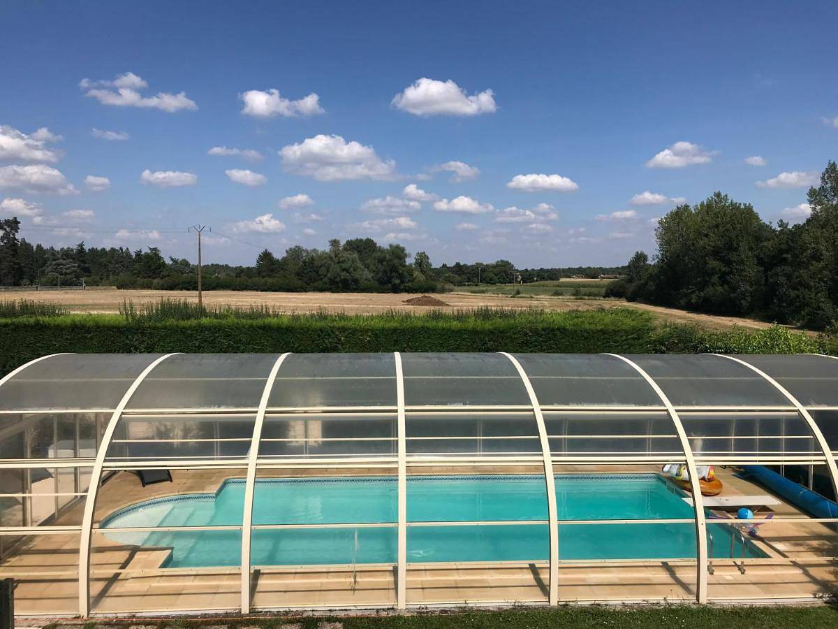 Appartement entier, Two-Bedroom Apartment in Berthegon, Vienne (France)