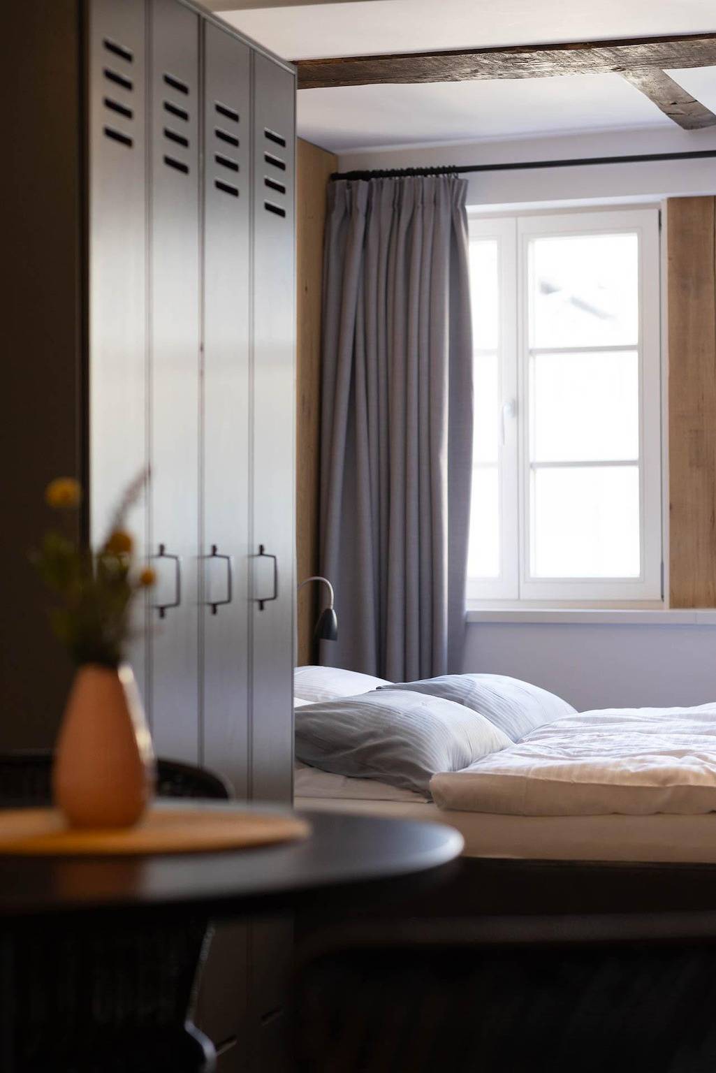 Apartamento vacacional entero, Family room, shower and bath, toilet, living room/bedroom in Detmold, Distrito de Lippe