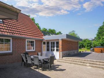 Ferieudlejning til 10 Personer i Glesborg, Djursland, Billede 1