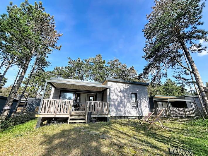 Chalet standing avec piscine chauffée, proche plage et commerces, équipé de Wifi - 6 couchages. in Jullouville, Côte de la Déroute