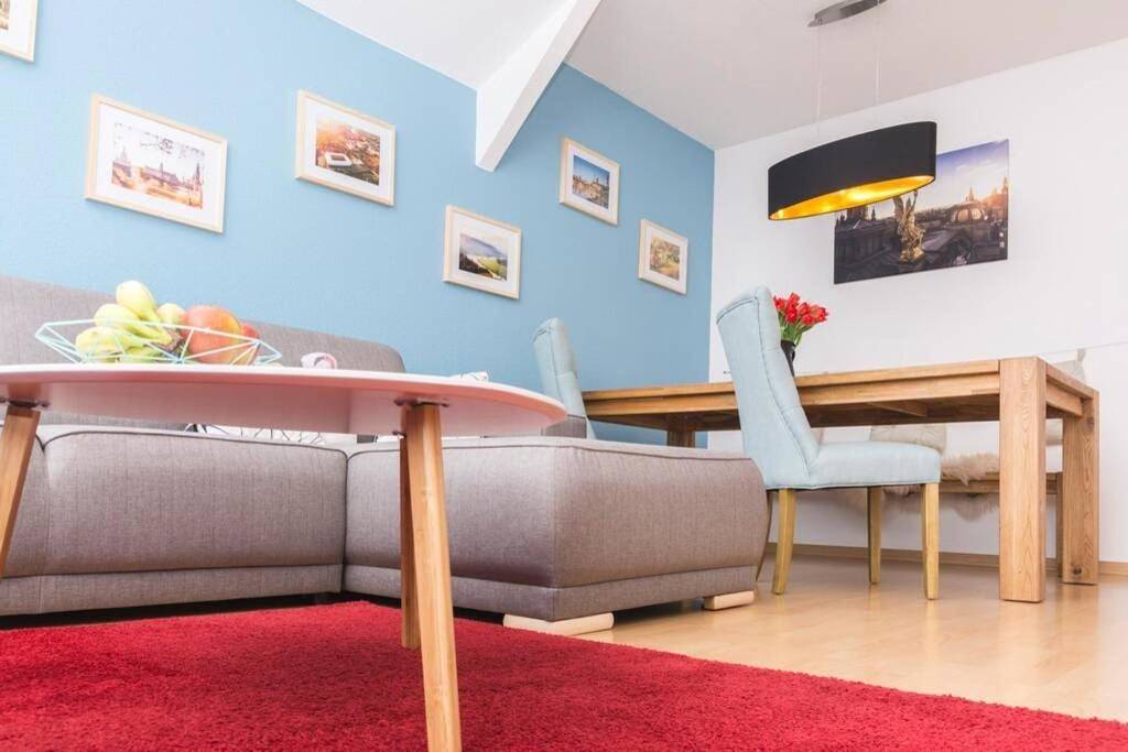 Ganze Wohnung, Two-Bedroom Apartment in Blasewitz, Dresden