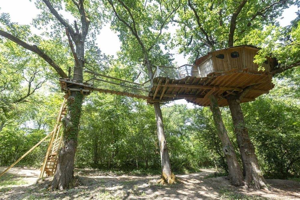 Tree-house Forest Camp 4p in Pierrefitte-sur-Sauldre, Sologne