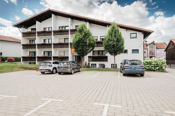 Ferienwohnung für 2 Personen, mit Balkon/Terrasse und Balkon sowie Garten in Bad Füssing
