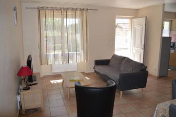 Maison De Vacances pour 4 Personnes dans Saint-Vincent-la-Commanderie, Région de Valence, Photo 3