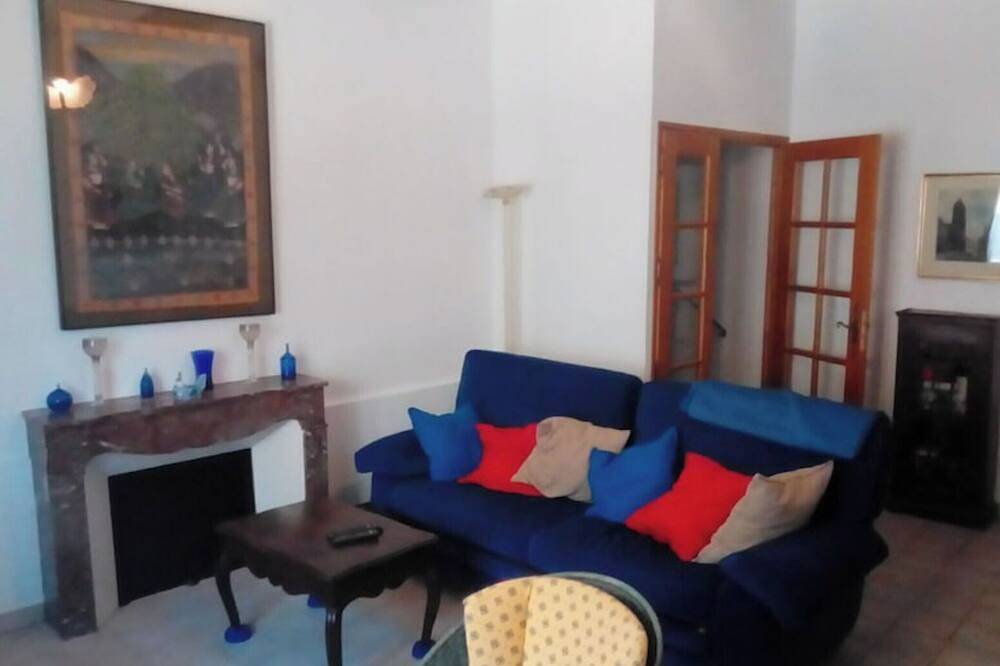 Lavender(Photos 1-13) in Crillon-le-Brave, Parc naturel régional du Mont-Ventoux