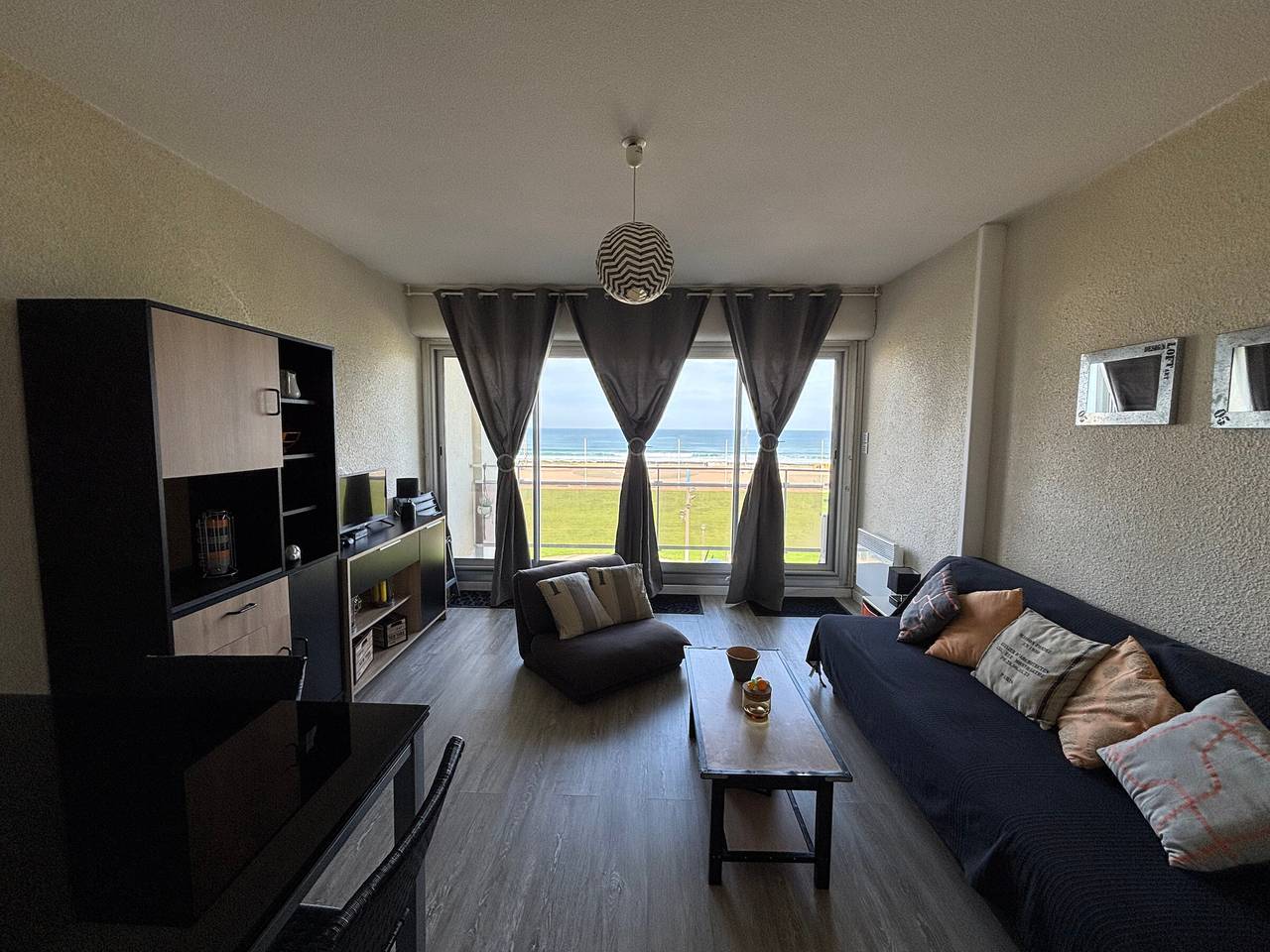Ganze Wohnung, Biscarrosse Strand: 2-Zi-Wohnung mit Terrasse, Parkplatz, Meeresfront in Biscarrosse Plage, Biscarrosse