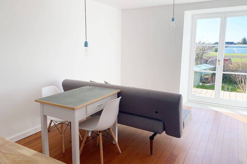 Ganze Wohnung, Ferienwohnung Markus, 27qm, 1 Schlafzimmer, 1 Wohn-/Schlafzimmer, max. 2 Personen in Reichenau, Untersee