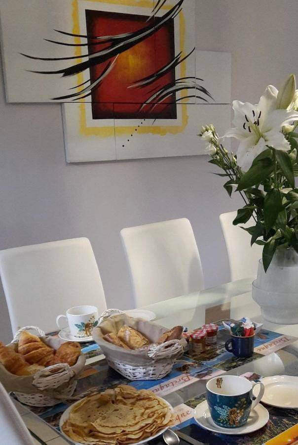 Location de vacances pour 2 personnes, avec jardin et vue à Hôpital-Camfrout - 3