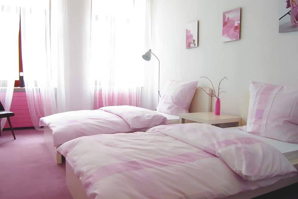 Apartamento entero, Situado en el centro de 3 habitaciones apartamento de invitados, adecuado para 1 a 6 personas in Leipzig, Región de Leipzig