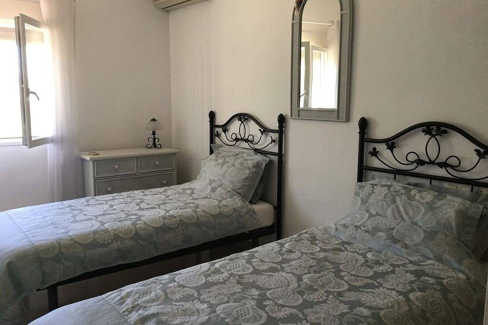 Rural villa with private outdoor pool, separate annexe and vast outdoor spaces in Gata de Gorgos, Costa Blanca