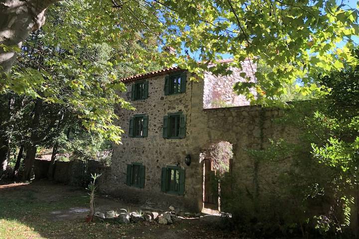 Location de vacances pour 4 personnes, avec Terrasse ainsi que Jardin et Sauna à Mosset