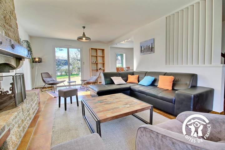 Gîte pour 9 personnes, avec Terrasse et Jardin ainsi que Piscine et Sauna dans Plage de Locmiquel - 3