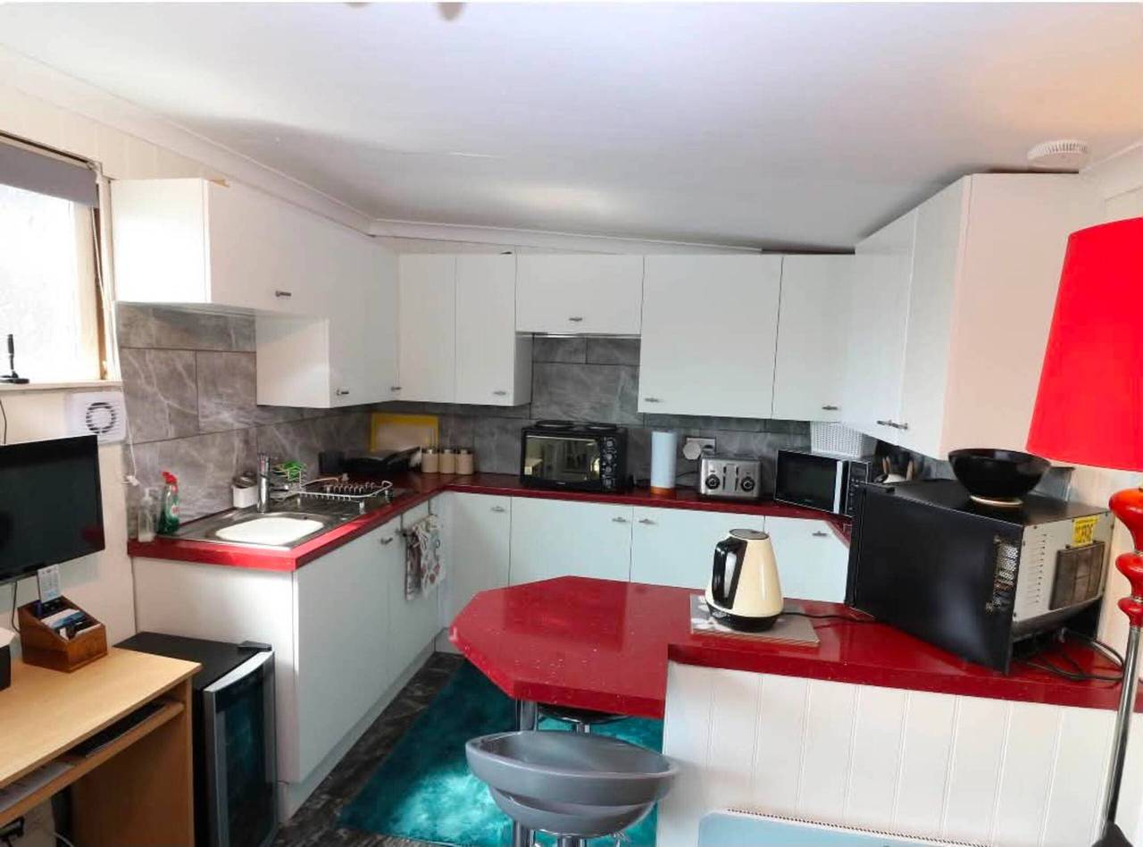 Cabin for 2 - Hot Tub, Infrared Sauna, Parking in Fife region