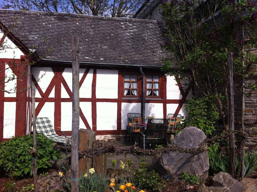 Ferienhaus in Müden mit Schwimmbecken in Burg Eltz, Müden (Mosel)