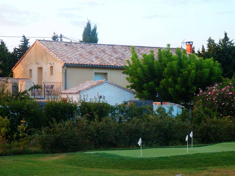 Chambres d'hôtes des Îles - Chambre laurier rose in Piolenc, Vaucluse