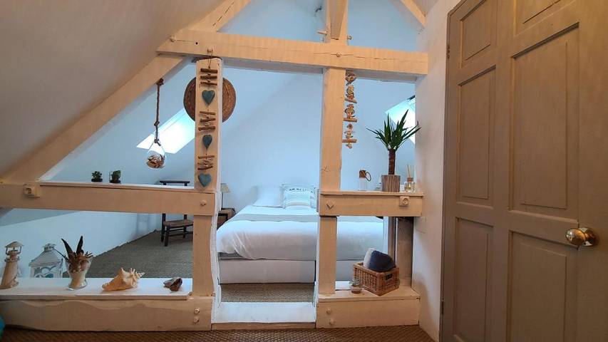 Chambre d’hôte pour 2 personnes, avec vue et jardin à Le Ferré