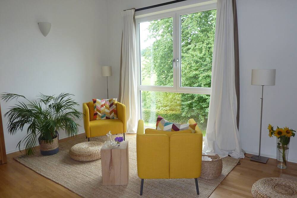 Ganze Wohnung, Luftige Giebelwohnung für eine gemütliche Auszeit im Grünen in Lindlar, Oberbergischer Kreis