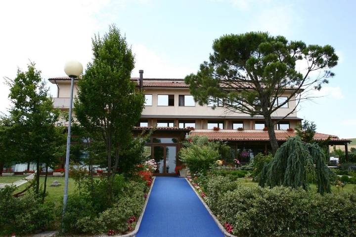 Hôtel pour 3 personnes, avec jardin à Cingoli - 2