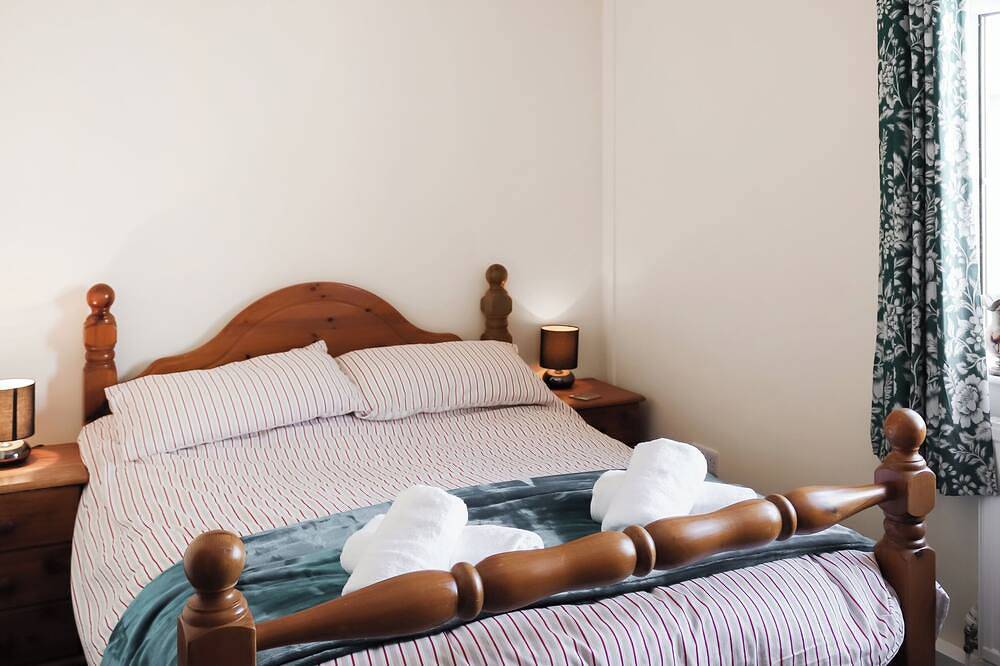 4 bedroom accommodation in Aberdaron in Aberdaron, Gwynedd