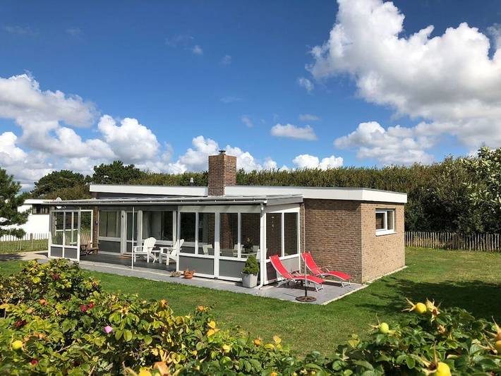 Ferienhaus für 4 Personen, mit Terrasse und Garten in Julianadorp