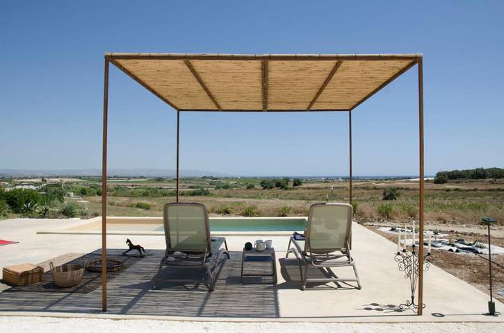Gîte pour 4 personnes, avec Terrasse et Jardin ainsi que Piscine et Vue à Modica