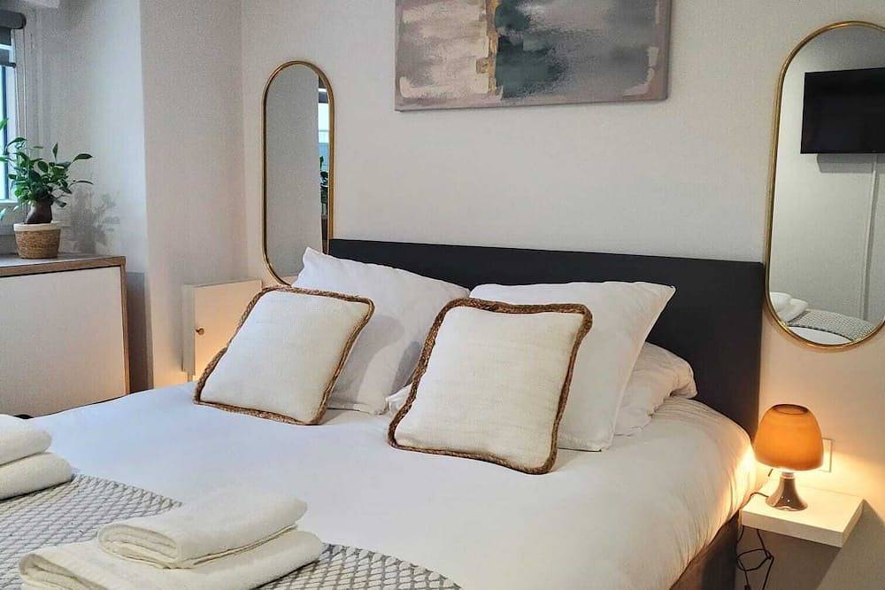Appartement entier, Annecy Poisy Studio Avec Piscine Privee Chauffée du 01/04 au in Poisy, Région d'Annecy