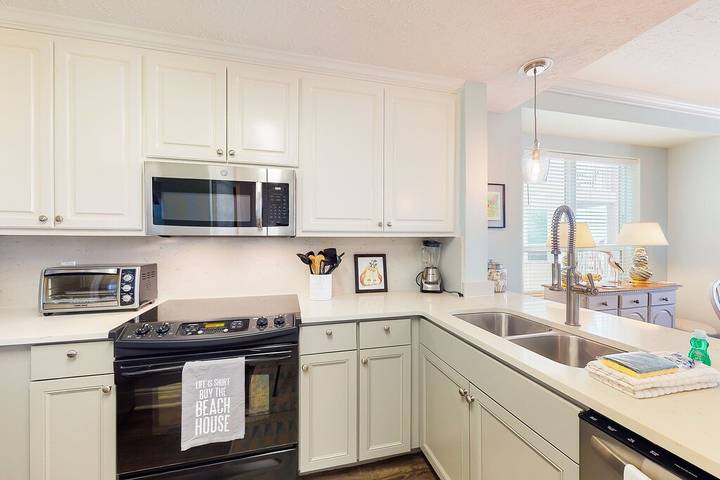 Vacation rental for 8 people, with pool and sauna as well as hot tub and balcony in Mexico Beach (FL)