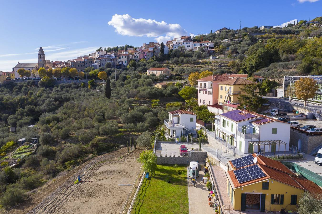 Ganze Ferienwohnung, Ferienwohnung für 4 Personen mit Balkon in Cipressa, Riviera di Ponente